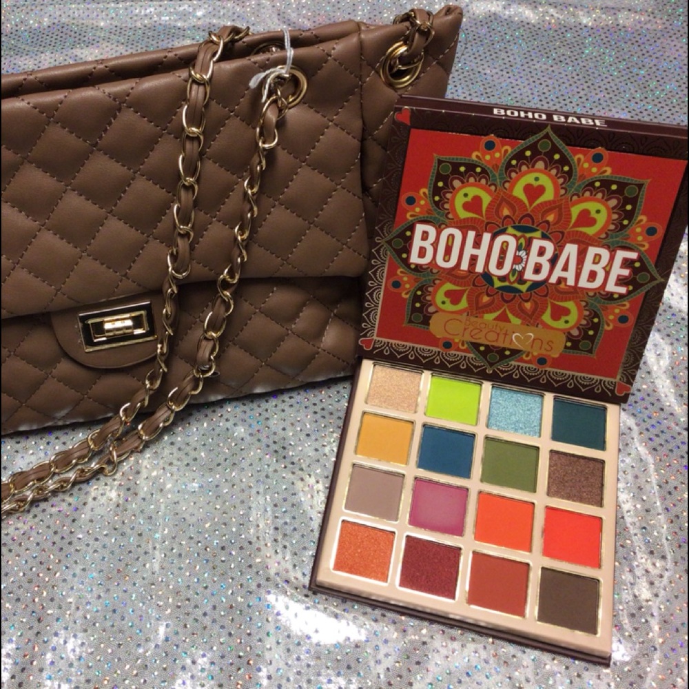 Set Hand Bag & Eyeshadow Pallet